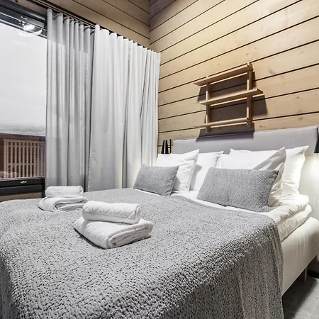 Levin Lyhty Chanel C3 By Hilla *