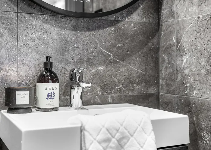 Levin Lyhty Chanel C3 By Hilla * 列维