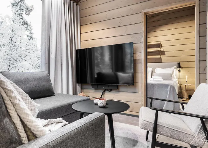 Levin Lyhty Chanel C3 By Hilla 列维