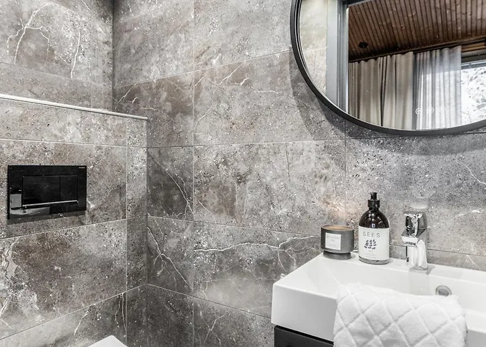 Levin Lyhty Chanel C3 By Hilla Levi